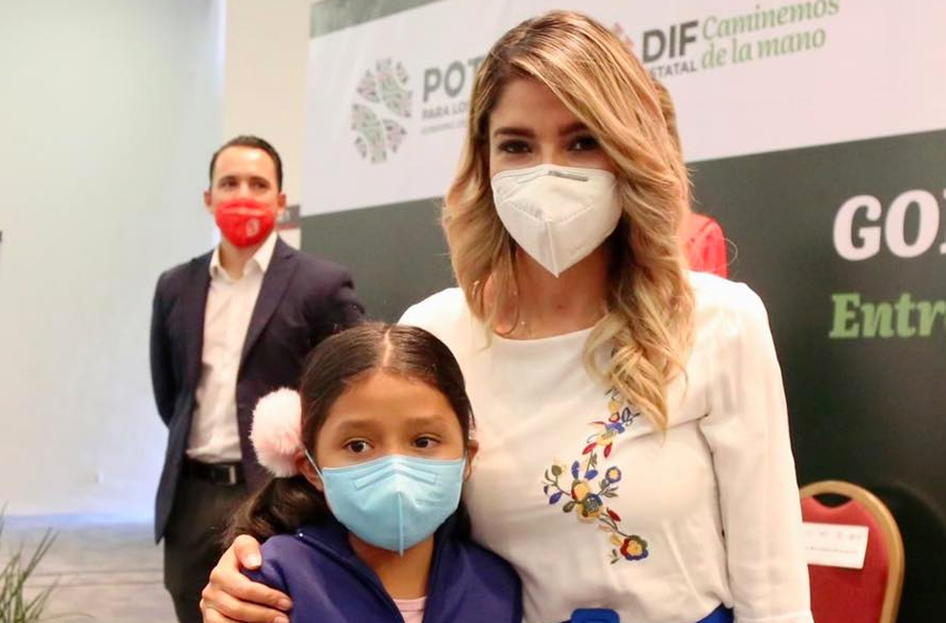 Más de 700 menores reciben lentes gratuitos