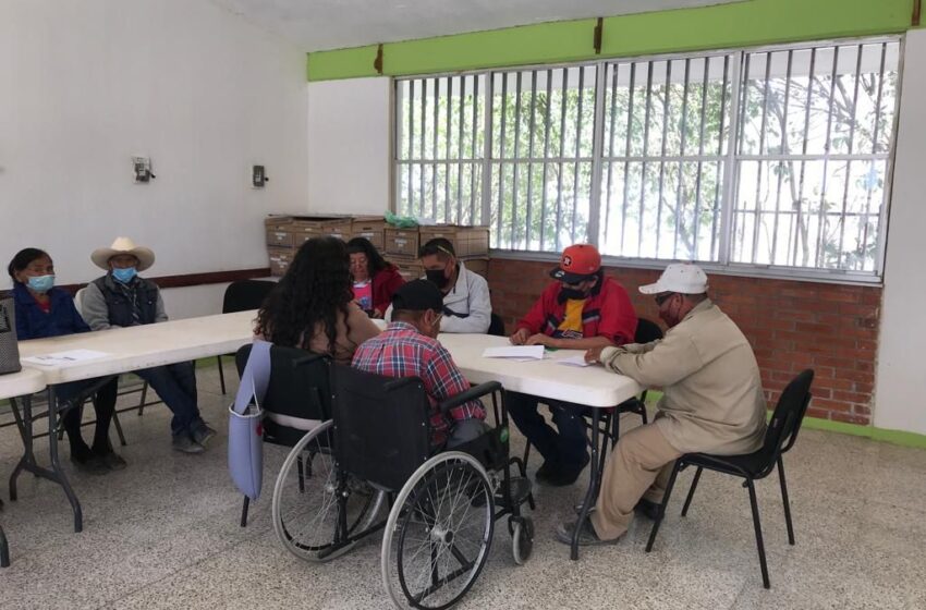 Imparten talleres laborales en sistema braille