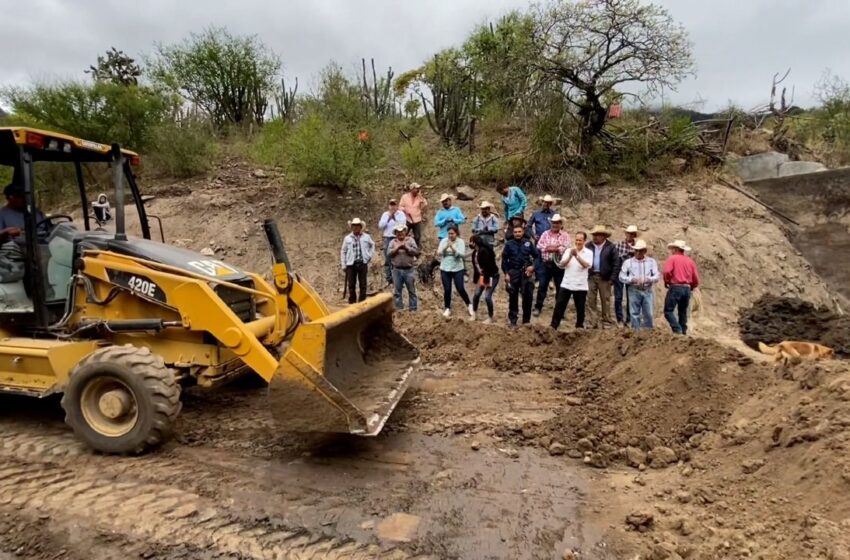 Rehabilitación de un bordo de abrevadero en Atotonilco