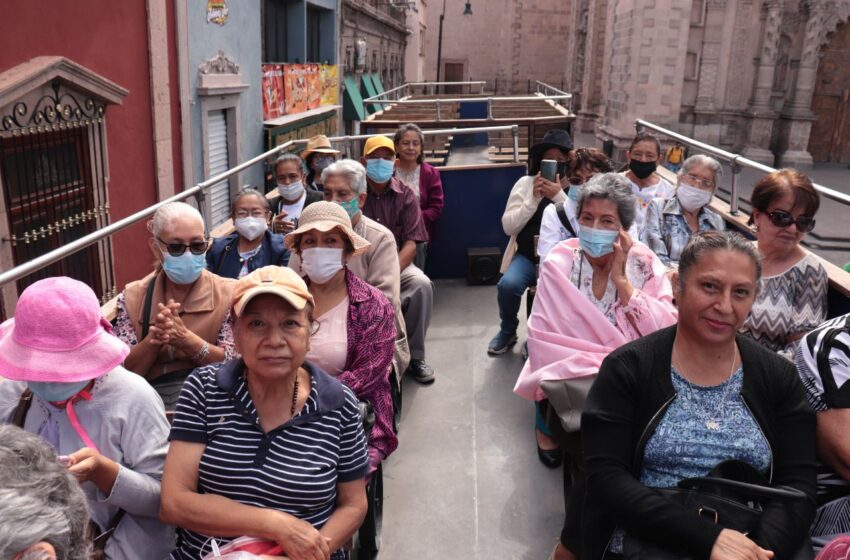 DIF Municipal continúa con actividades por el mes del Adulto Mayor