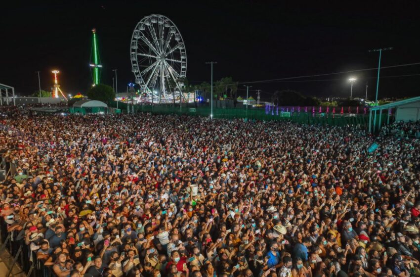 Al momento, un millón de visitantes en FENAPO