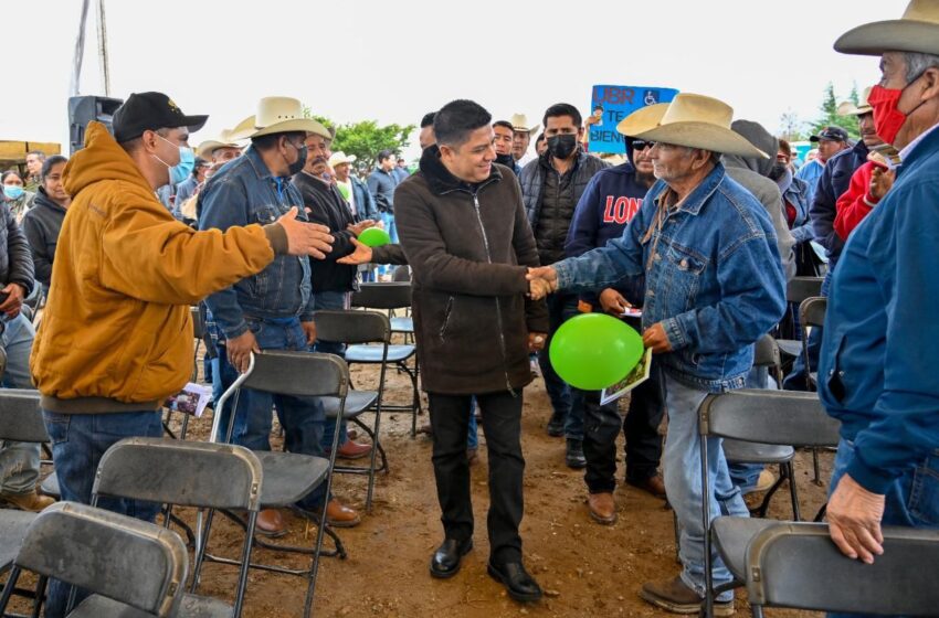  Productores agrícolas reciben apoyo para el campo
