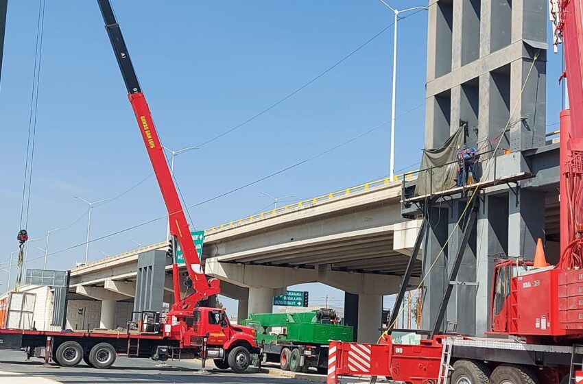 Modernizan puente vehicular de Av. Juárez