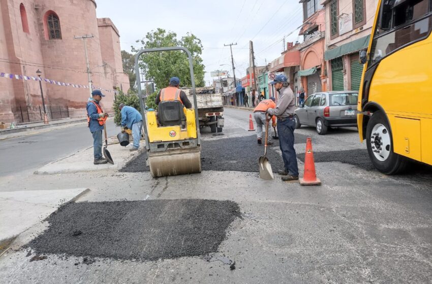 Gobierno de la Capital mantiene intensos trabajos de bacheo