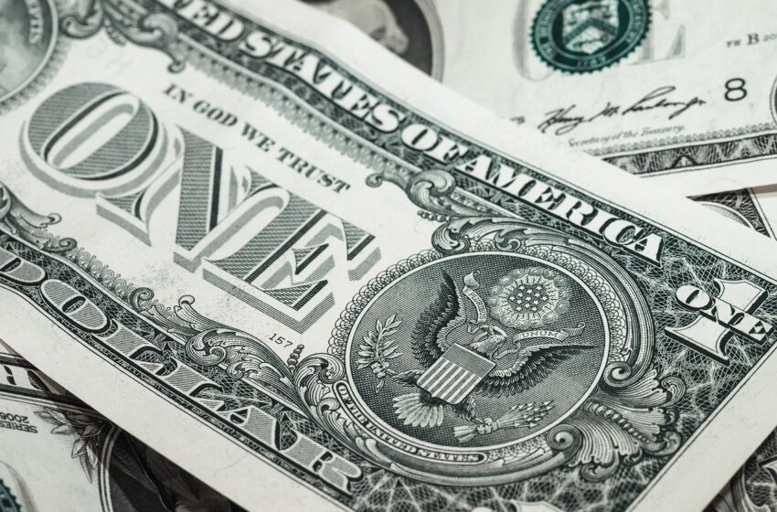  Peso rompe la barrera de los 18 pesos por dólar