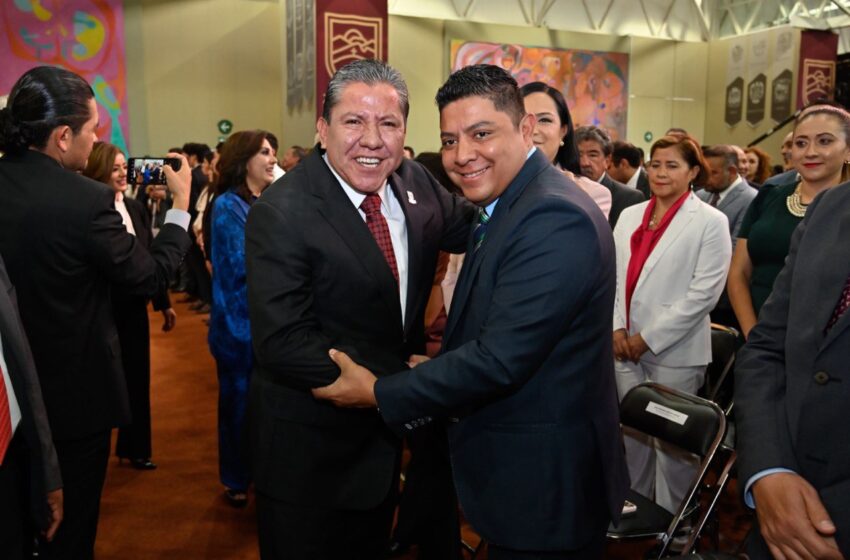 Felicita Ricardo Gallardo al Gobernador de Zacatecas por su segundo año de paz, bienestar y progreso