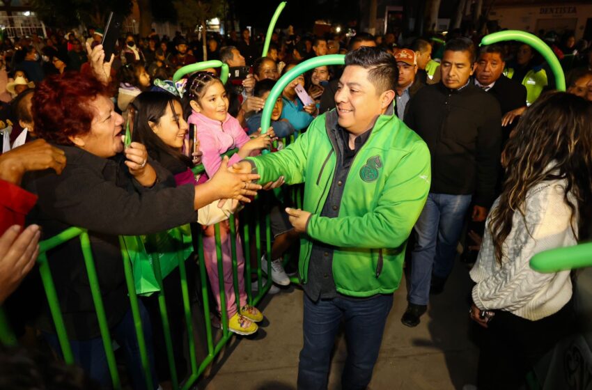 Gobierno del Apoyo lleva la alegría de la navidad a colonias de la capital