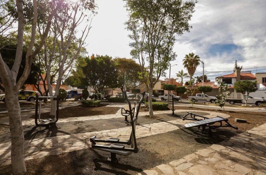Luis Nava entrega resultados de “Mi Querétaro Lindo” a Villas del Parque