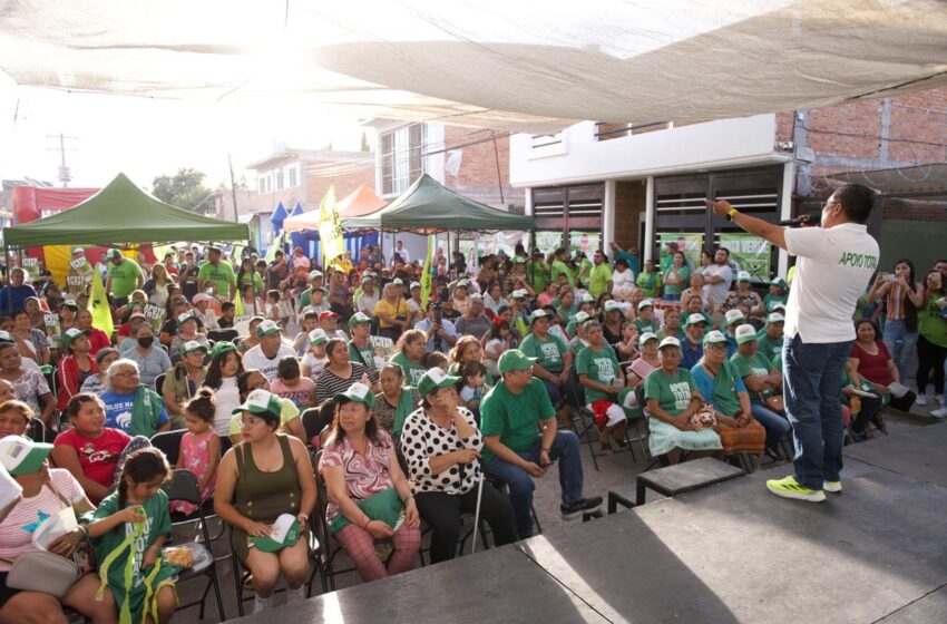 Juan Manuel Navarro anuncia la salida de Interapas para asegurar el suministro de agua en Soledad.