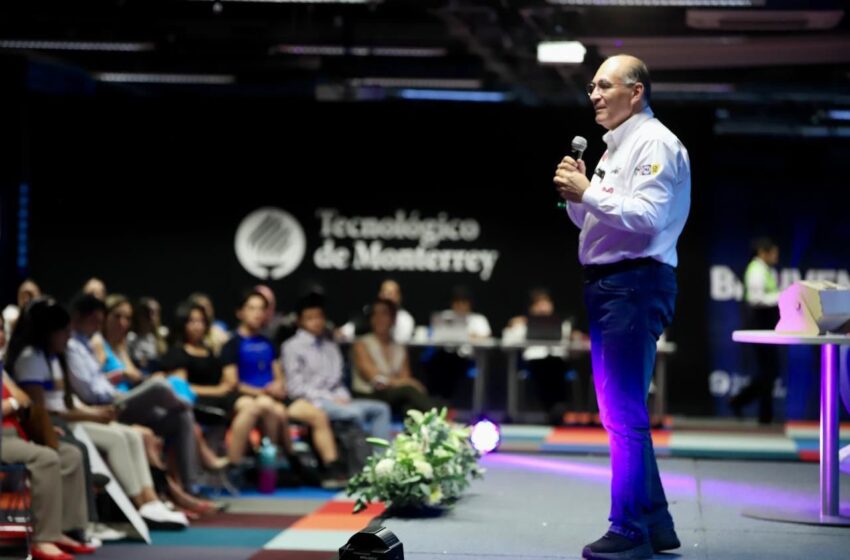 Enrique Galindo Presenta Ambicioso Programa de Obras Públicas a Estudiantes del Tec de Monterrey