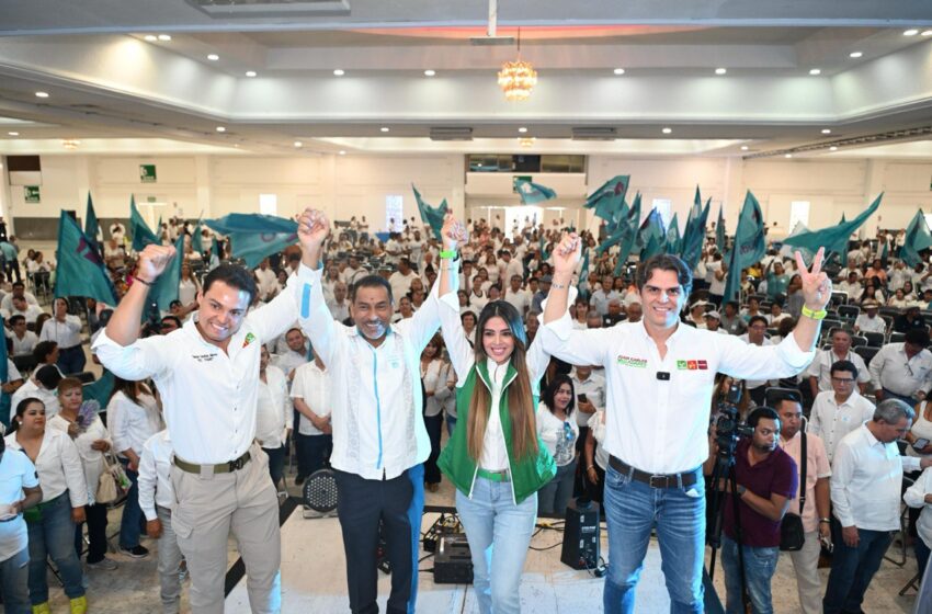 Docentes del SNTE y Partido Nueva Alianza apoyan a Ruth González Silva para el Senado