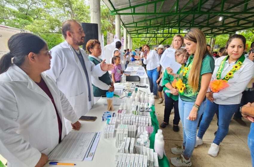 DIF Estatal lleva feria de la salud a Aquismón
