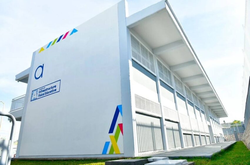 Inauguración de Nueva Escuela en La Ribera y Entrega de Uniformes Escolares en Aguascalientes