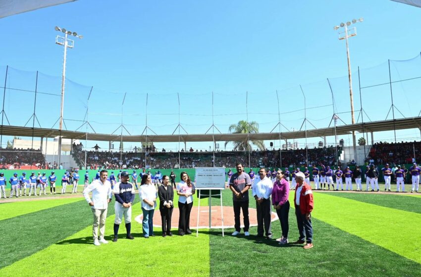  Tere Jiménez Inaugura Remodelación del Parque de Beisbol en Pabellón de Arteaga
