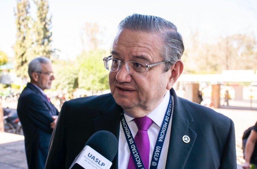  Dr. Ismael Herrera Benavente, director de la Facultad de Medicina de la UASLP, reconocido como “Pediatra Distinguido 2024”