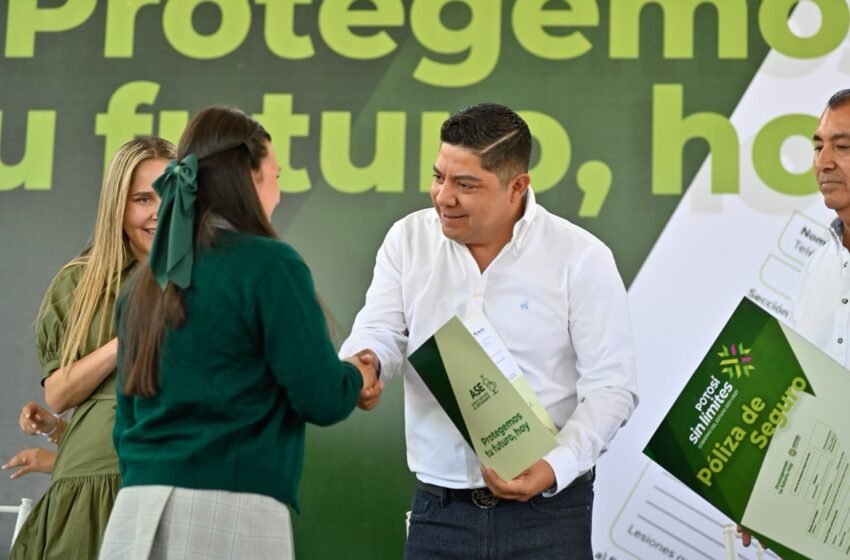 Ricardo Gallardo Moderniza Secundarias Populares