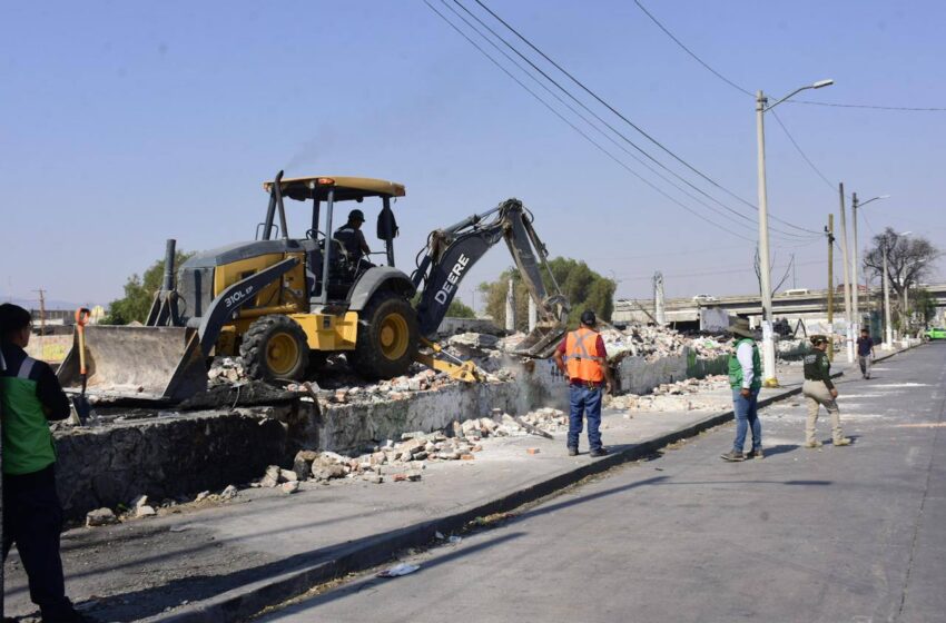 Ayuntamiento De Soledad Elimina Riesgo En Predio De Carretera A Matehuala