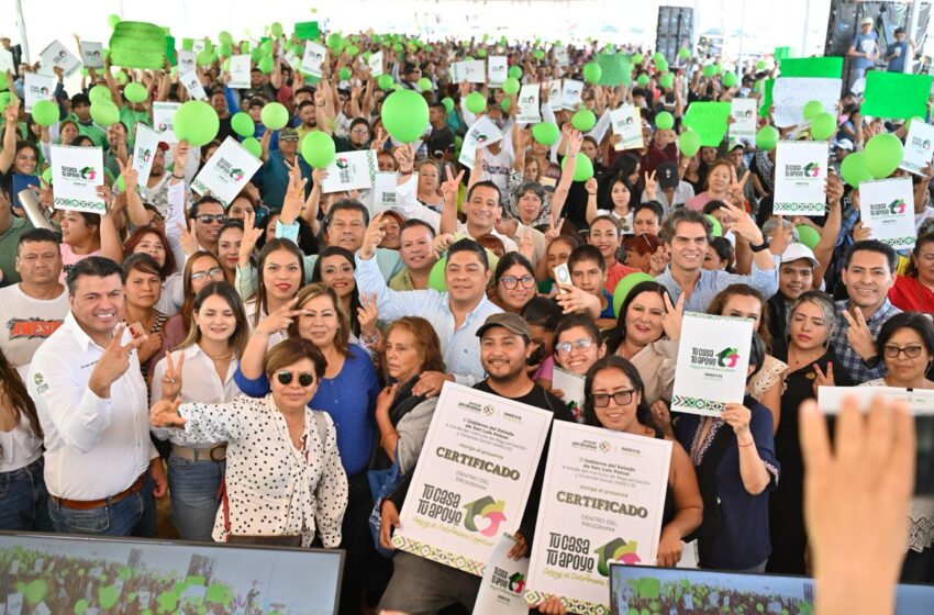 Ricardo Gallardo entrega los primeros dos mil lotes de “Tu Casa, Tu Apoyo”