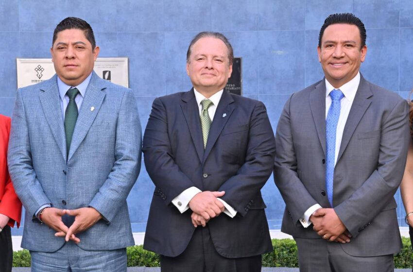 Colegio De Notarios Reconoce Labor De Ricardo Gallardo A Favor Del Estado