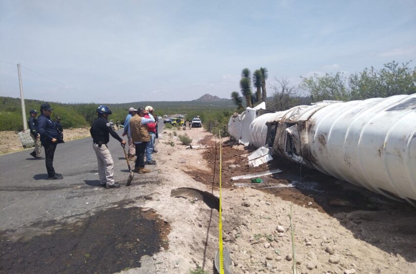  Protección Civil Estatal Brinda Apoyo En Fuga De Combustible De Una Pipa