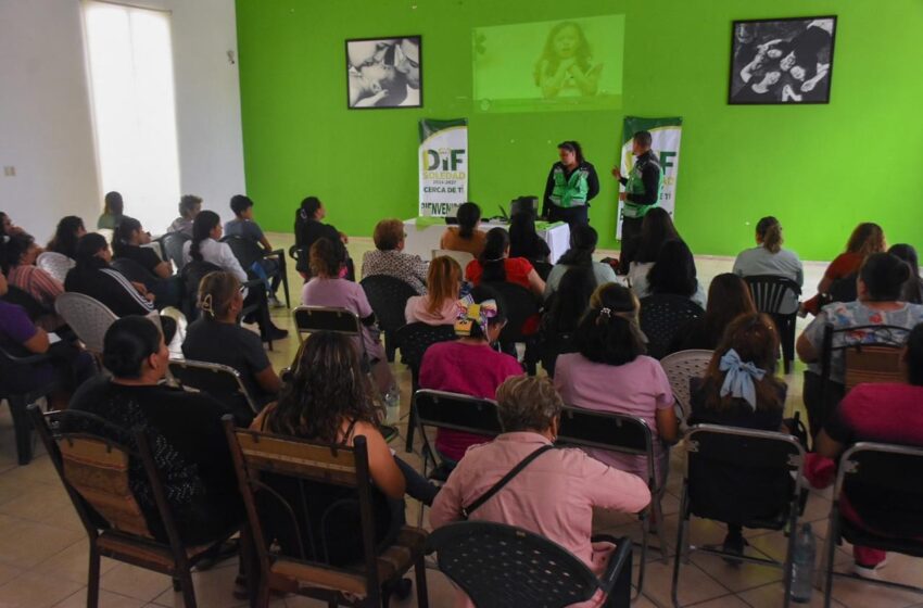 PERSONAL DE DIF MUNICIPAL DE SOLEDAD CAPACITADO PARA ACTIVIDADES INFANTILES DE VERANO SEGURAS