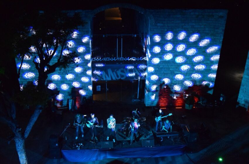 Rock, Luces Y Arte Sin Límites En La Noche Panóptica Del Centro De Las Artes
