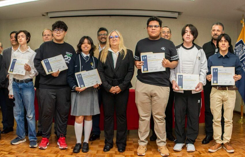 La UASLP premia a finalistas de la Olimpiada Potosina de Informática 2025