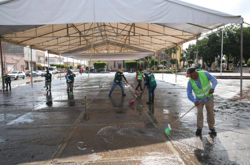 PLAZA PRINCIPAL DE SOLEDAD RECIBE MANTENIMIENTO INTEGRAL PARA EL DISFRUTE DE VISITANTES