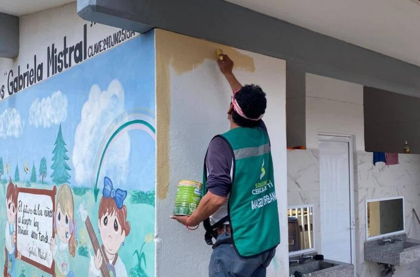 ATIENDE SOLEDAD SOLICITUDES ESCOLARES PARA DIGNIFICAR ESPACIOS EN PERIODO VACACIONAL