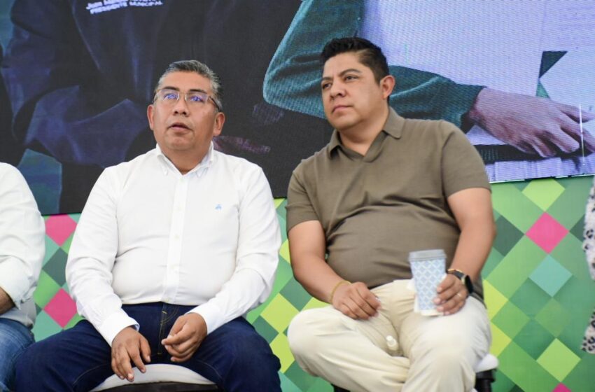  RICARDO GALLARDO Y JUAN MANUEL NAVARRO GARANTIZAN REGRESO A CLASES CON ZAPATOS Y ÚTILES GRATUITOS EN SOLEDAD