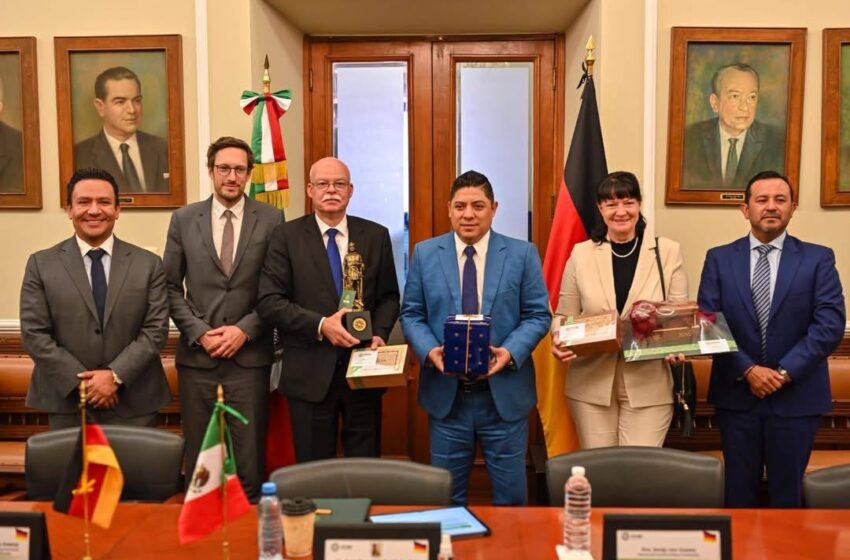 FORTALECE RICARDO GALLARDO RELACIONES DE SLP CON EL MUNDO