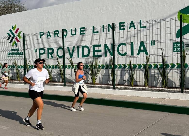 PARQUE LINEAL DE PAVÓN ALBERGA CARRERA ATLÉTICA POR EL DÍA DE LA JUVENTUD
