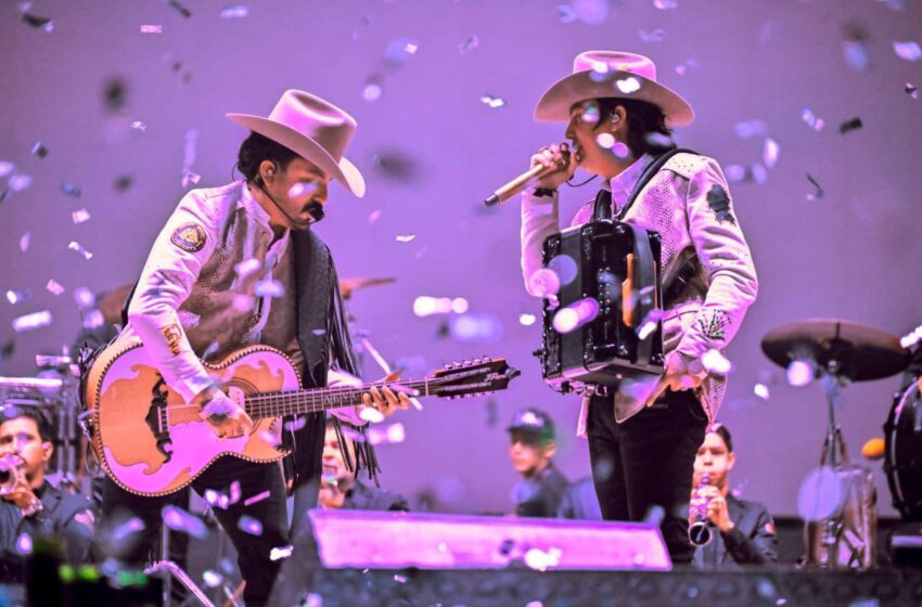 DOS CARNALES Y MÚSICA REGIONAL SE CORONAN EN FENAPO 2025