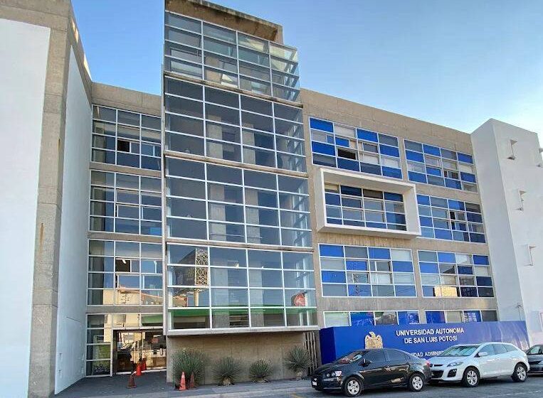  UASLP informa sobre incidente en Torre Administrativa