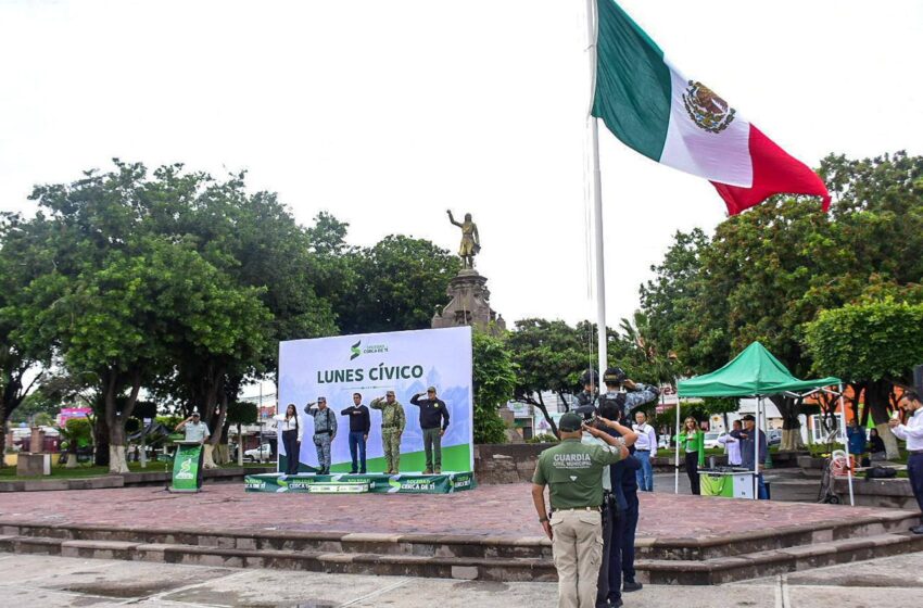 AYUNTAMIENTO DE SOLEDAD Y GUARDIA NACIONAL FORTALECEN VALORES CÍVICOS CON HONORES A LA BANDERA