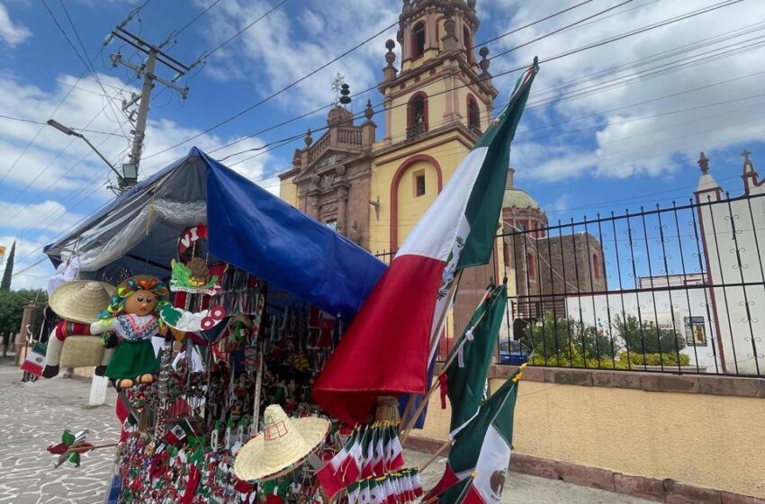 INICIA VENTA DE ARTÍCULOS PATRIOS EN SOLEDAD, CON ORDEN Y VIGILANCIA