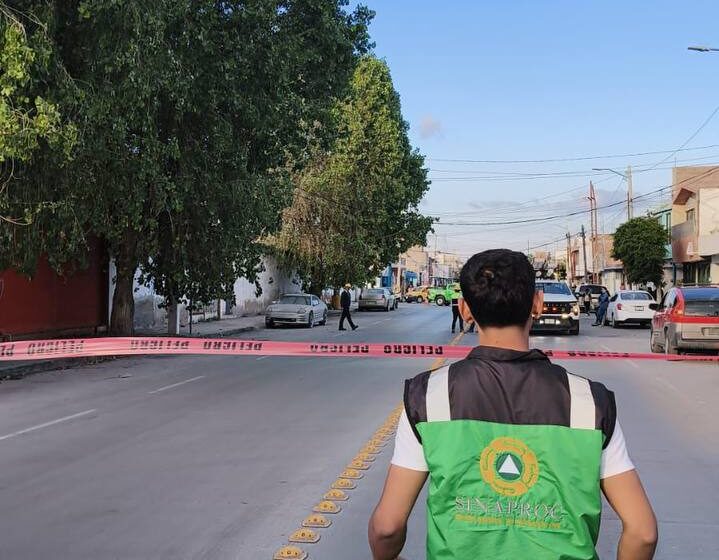 Autoridades atienden explosión eléctrica en la avenida Valentín Amador en Soledad de Graciano Sánchez