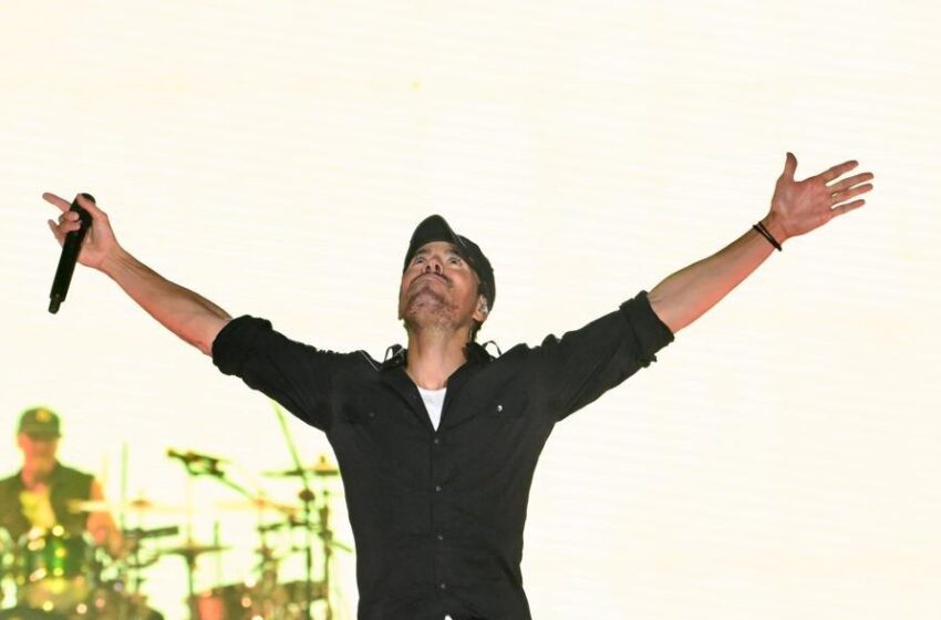 ENRIQUE IGLESIAS CONQUISTA A LA FENAPO
