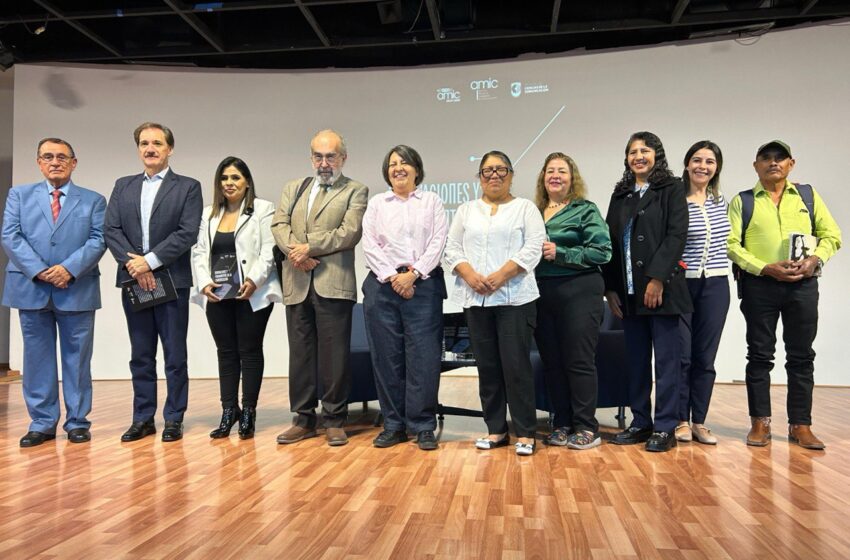  FCC de la UASLP fue sede de la presentación del libro “Innovaciones y fundamentos de la comunicación AMIC”