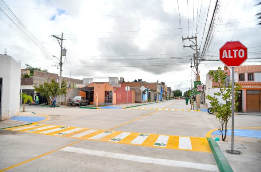  Gallardo inaugura pavimentación de calle Molino Rojo en Villa de Pozos tras 40 años de rezago