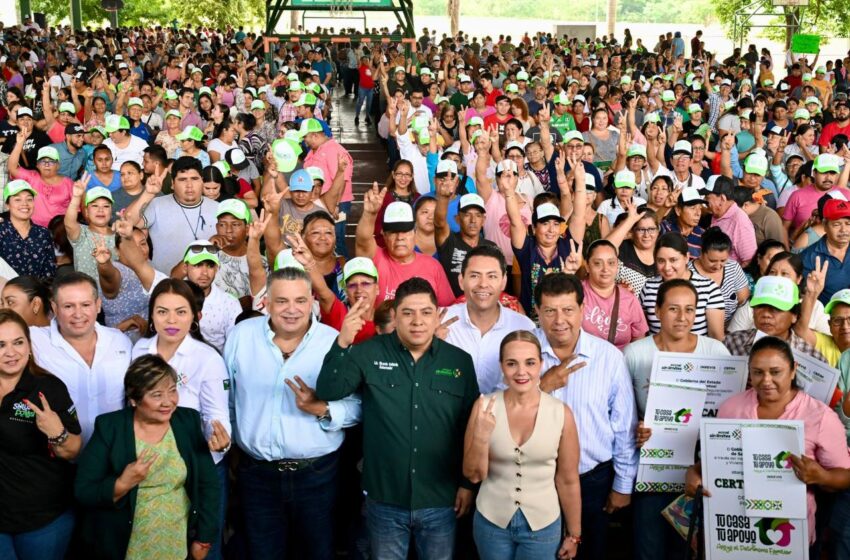  RICARDO GALLARDO ENTREGA 3 MIL LOTES GRATUITOS A FAMILIAS EN CIUDAD VALLES