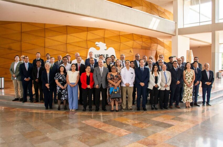  UASLP reconoce la trayectoria de 44 docentes con perfil PRODEP