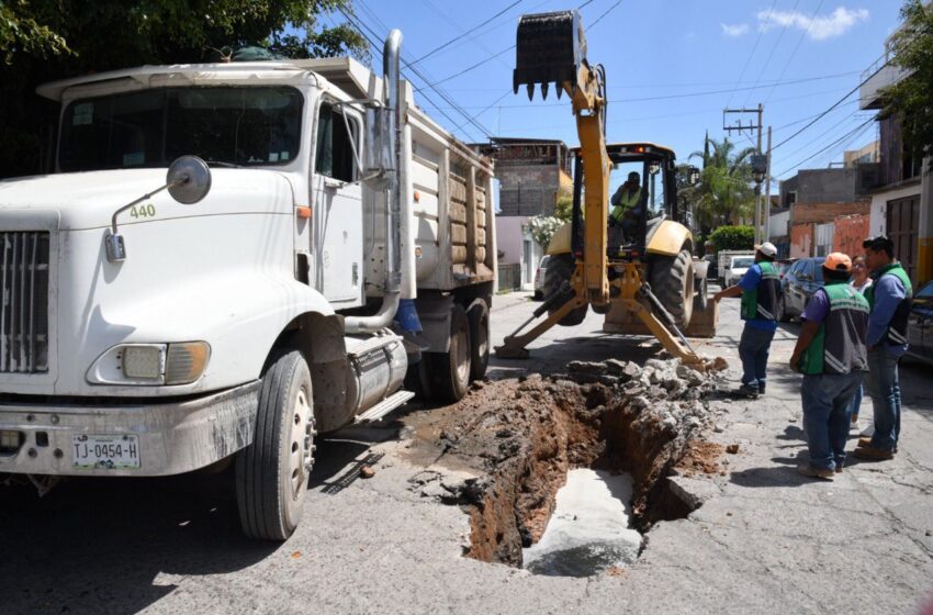  Ayuntamiento de Soledad atiende socavón y desazolve en Villas del Potosí; avanza sustitución total de drenaje