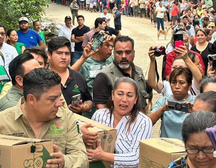 RICARDO GALLARDO ENTREGA APOYOS EN AXTLA, ARRIBAN CAMIONES CON ELECTRODOMÉSTICOS