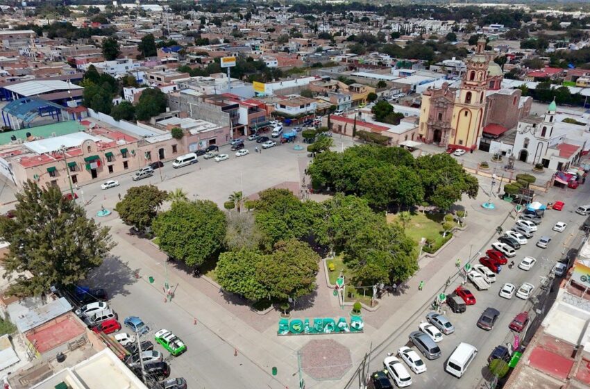  ALCALDE JUAN MANUEL NAVARRO MUÑIZ RECONOCE A CIUDADANOS DISTINGUIDOS EN ANIVERSARIO DE LA FUNDACIÓN DE SOLEDAD