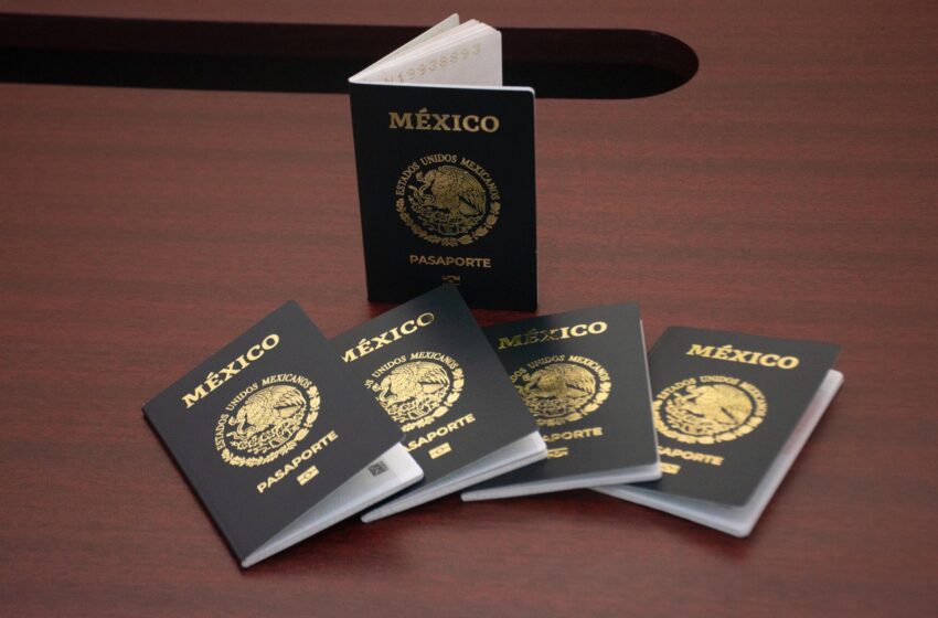 EN TIEMPO RÉCORD Y CON ORDEN, OFICINA DE ENLACE DE LA SRE EN SOLEDAD ENTREGA PASAPORTES A LA CIUDADANÍA