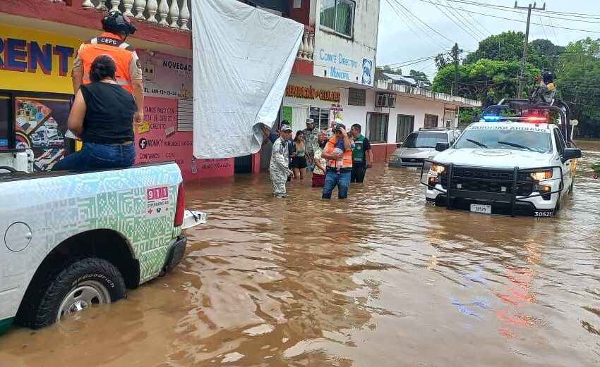 RICARDO GALLARDO ORDENA ATENCIÓN INMEDIATA A FAMILIAS DE LA HUASTECA