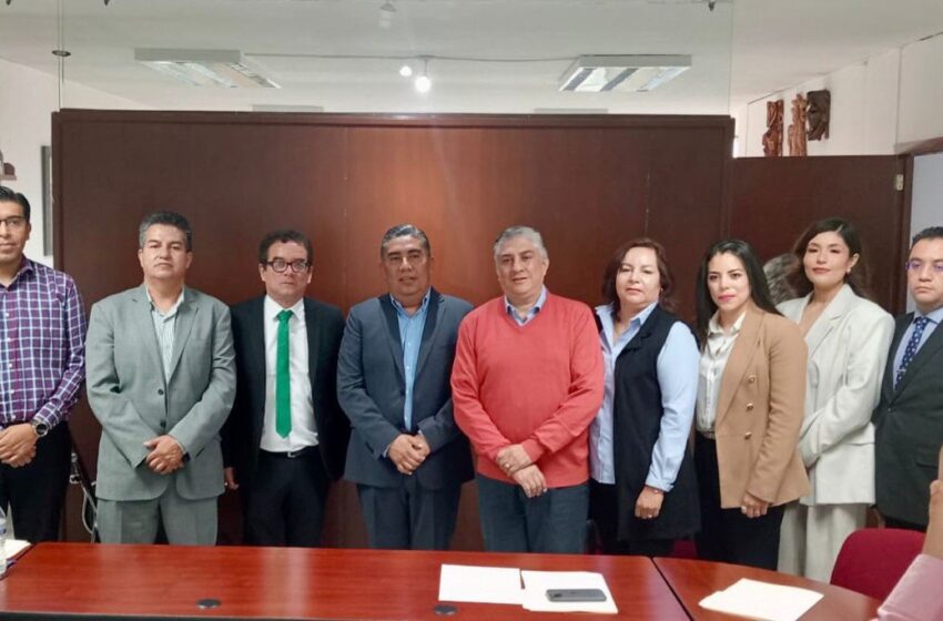  RECONOCE ALCALDE DE SOLEDAD LABOR DEL IEEA EN LA LUCHA CONTRA EL ANALFABETISMO