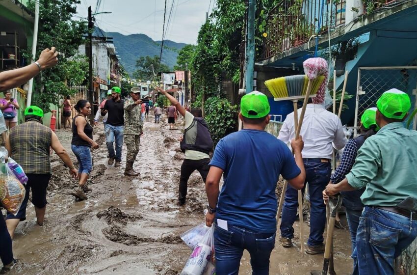  GOBIERNO ESTATAL INICIA TAREAS DE DESINFECCIÓN EN CALLES DE TAMAZUNCHALE