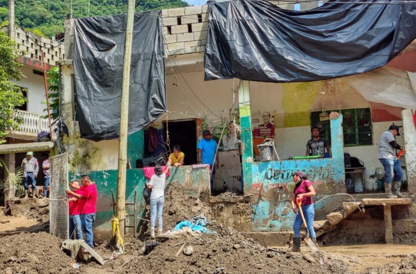 UASLP Tamazunchale impulsa brigadas universitarias en apoyo a familias afectadas por inundaciones